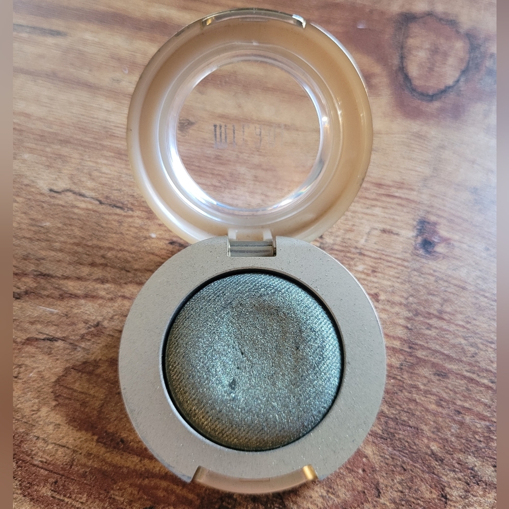 Milani Bella Khaki eyeshadow